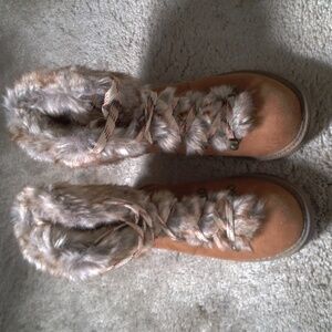 Universal thread boots size 8.5